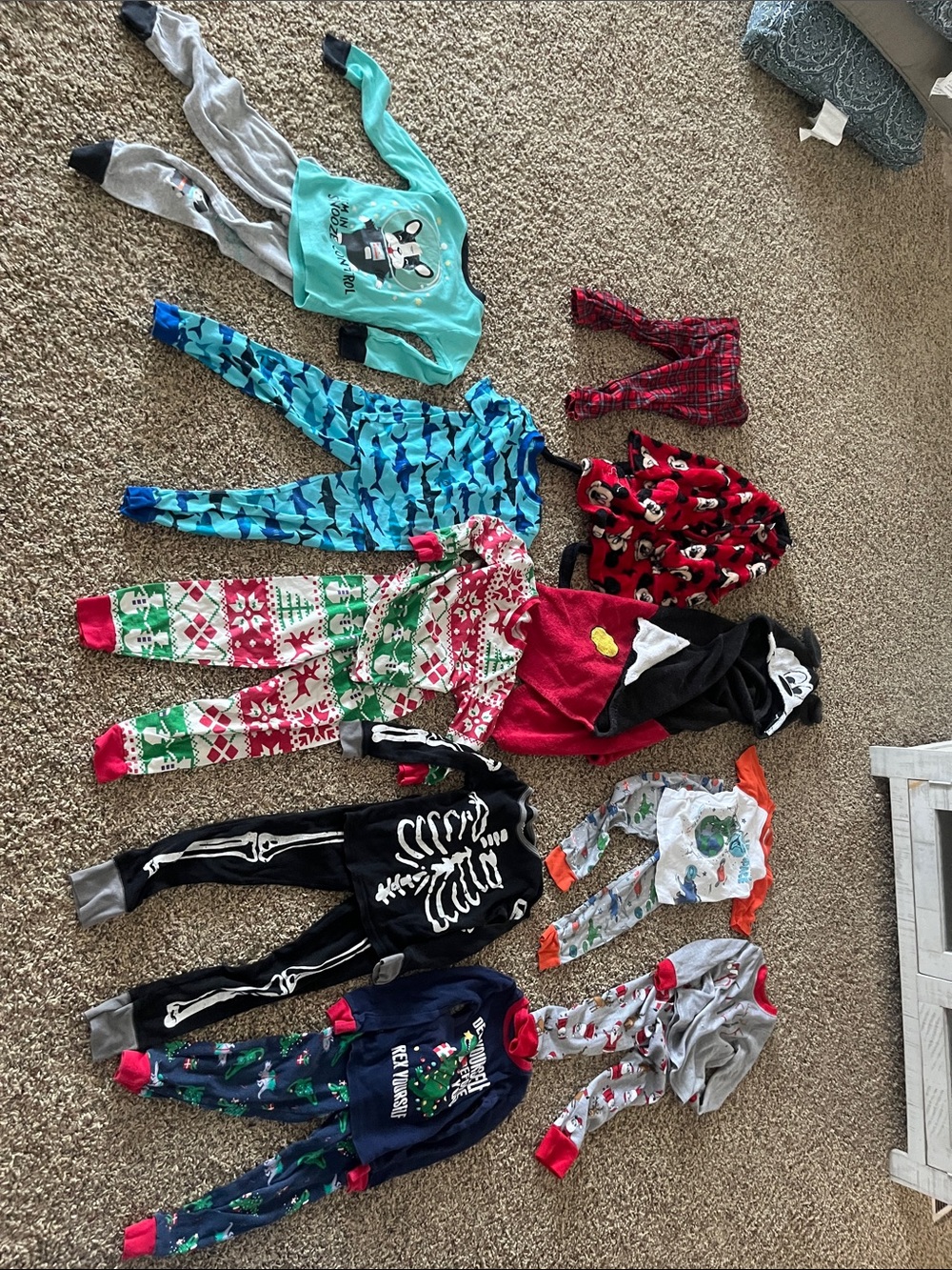 Lot of 7 Kids Holiday & Themed One-Piece Pajamas - Mixed Colors 4t